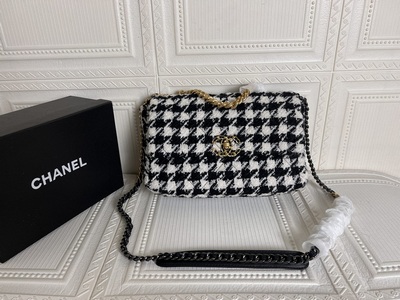 Chanel Handbags 1195